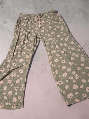Women's Floral Wide-Leg Pajama Pants - Cream on Sage
